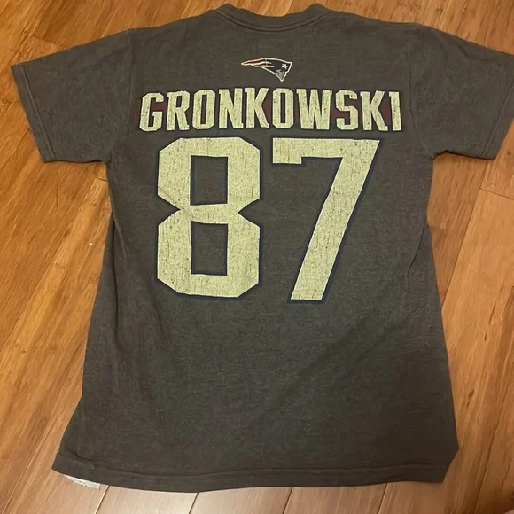 patriots tee, gronkowsi (87) on the back!! NFL apparel - Picture 2 of 3